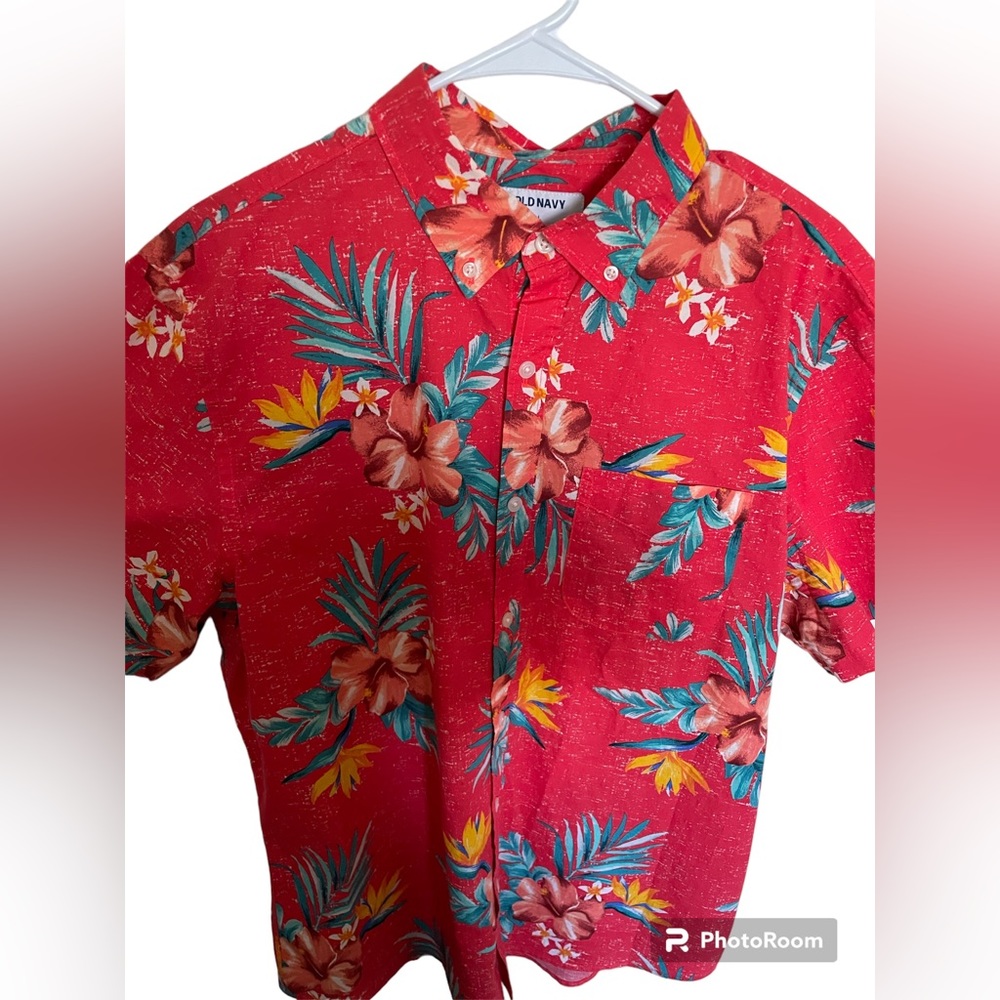 Men’s Large Old Navy Red Floral Hawaiian Button Down Shirt